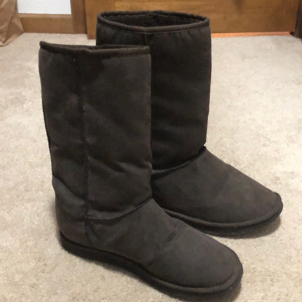 Old Navy size 8 boots